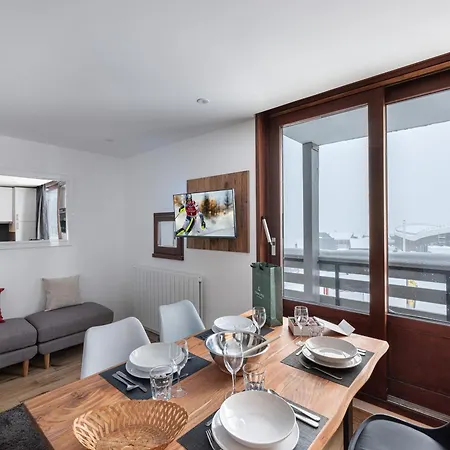 Renove Aux Pieds Avec Balcon A - Fr-1-640-34