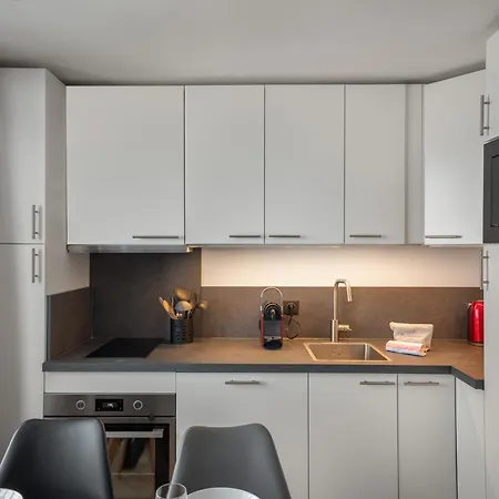 Apartment Renove Aux Pieds Avec Balcon A - Fr-1-640-34 *