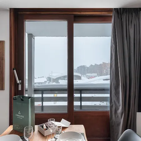 Renove Aux Pieds Avec Balcon A - Fr-1-640-34