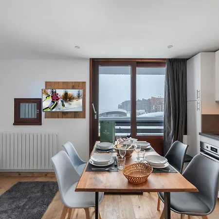 Renove Aux Pieds Avec Balcon A - Fr-1-640-34 * Val Thorens