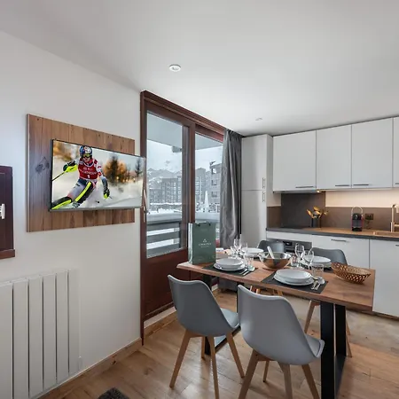 Apartment Renove Aux Pieds Avec Balcon A - Fr-1-640-34