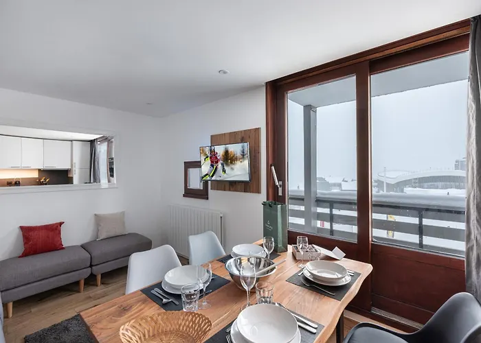 Renove Aux Pieds Avec Balcon A - Fr-1-640-34