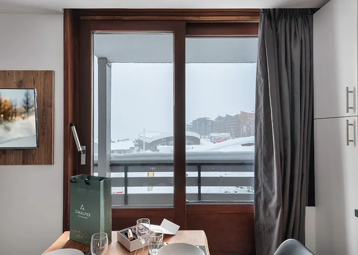 Renove Aux Pieds Avec Balcon A - Fr-1-640-34