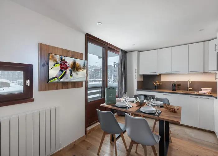 Apartment Renove Aux Pieds Avec Balcon A - Fr-1-640-34